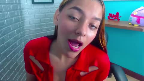 I AM HEIDY online show from September 9, 6:19 pm
