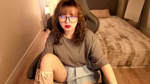 Helen Carson online show from May 3, 12:58 am