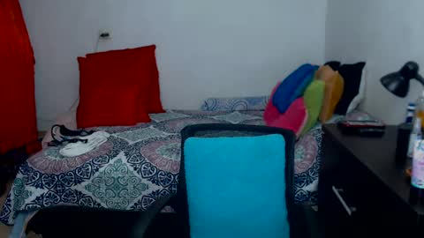 Snapshot of helen_lya chatting on February 10, 10:40 pm Helen online show from February 10, 10:40 pm