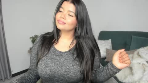 Snapshot of helen_miller chatting on December 4, 12:41 am helen_miller online show from December 4, 12:41 am