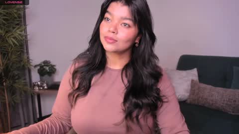 Snapshot of helen_miller chatting on December 9, 11:24 pm helen_miller online show from December 9, 11:24 pm