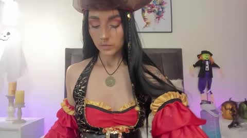 Snapshot of helen_mooree chatting on October 31, 1:15 pm Helen  online show from October 31, 1:15 pm