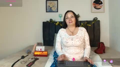 Helen online show from November 12, 6:28 pm