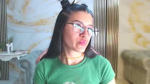 helena1_s online show from September 29, 8:25 pm