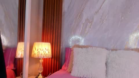 Helena Santos  online show from March 19, 10:41 am