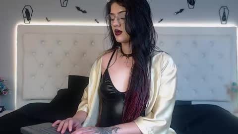 Snapshot of helenamorningstar chatting on January 10, 4:33 am helenamorningstar online show from January 10, 4:33 am