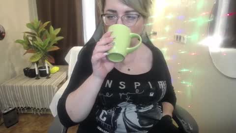helenenigma online show from February 1, 6:10 am