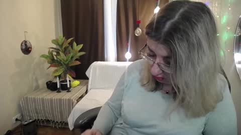 helenenigma online show from February 2, 5:32 am