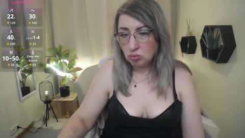 helenenigma online show from January 31, 7:34 pm