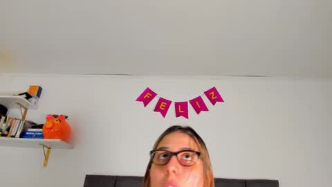 Snapshot of helenstanfordd chatting on March 1, 5:38 pm Helen or Hells online show from March 1, 5:38 pm