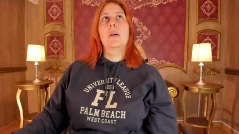 Snapshot of helenstanfordd chatting on October 4, 11:49 am Helen or Hells online show from October 4, 11:49 am