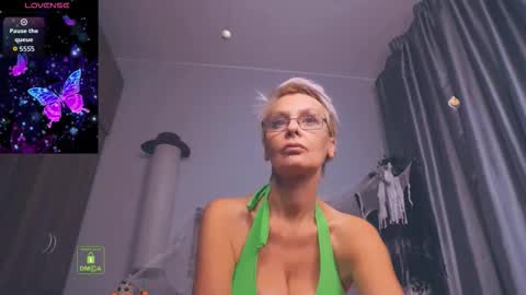 Helga online show from October 14, 4:42 pm