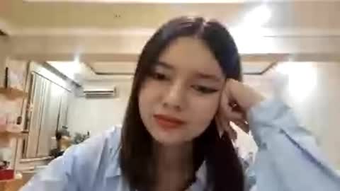 Snapshot of helgakraszewski chatting on October 28, 6:57 pm Alice online show from October 28, 6:57 pm