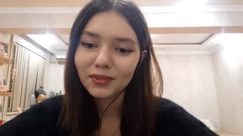 Snapshot of helgakraszewski chatting on October 23, 6:25 pm Alice online show from October 23, 6:25 pm