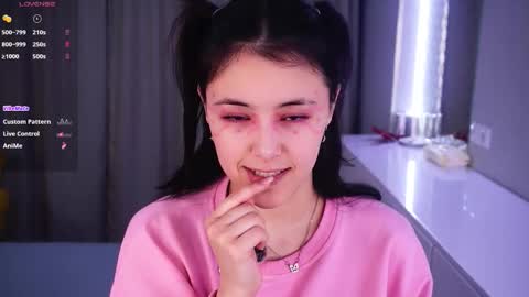 Aurora online show from February 7, 8:35 pm