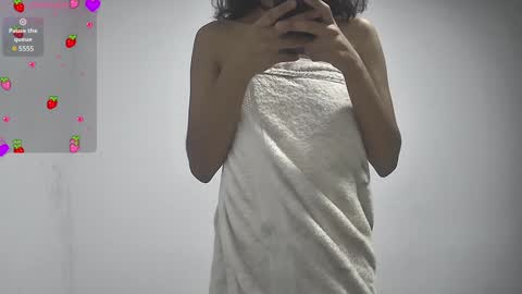 Helia Transfem and Amy online show from January 6, 12:02 pm