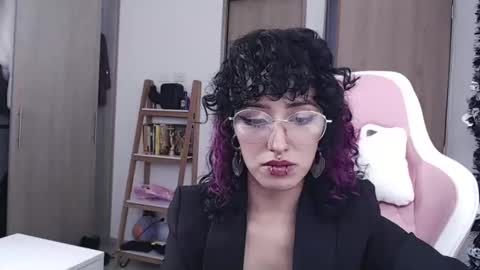 Snapshot of hell_666_xxx chatting on March 7, 10:32 pm cher online show from March 7, 10:32 pm