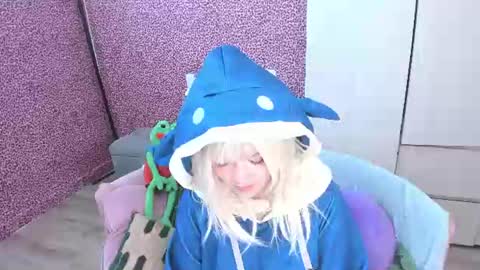 Laura online show from July 3, 3:45 am