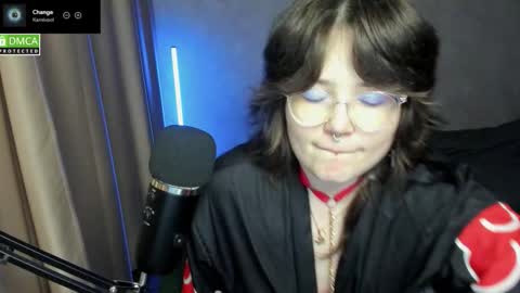 Red online show from November 5, 7:30 pm