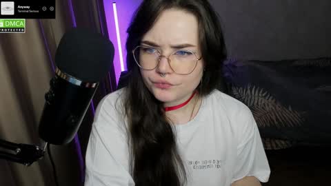 Red online show from December 10, 5:22 pm