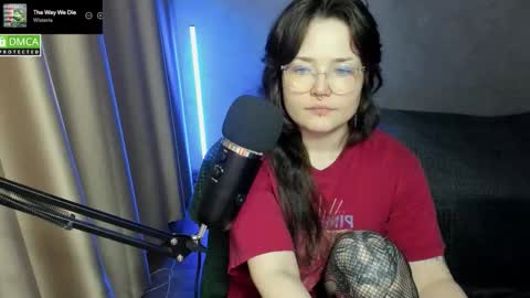 Red online show from November 13, 8:08 pm