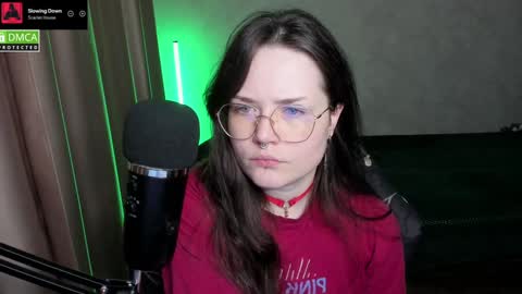 Red online show from December 4, 7:56 pm