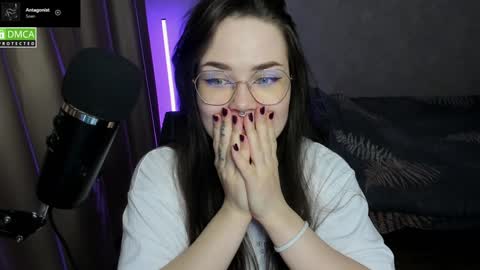 Red online show from December 12, 4:32 pm