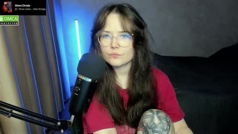 Red online show from September 25, 7:01 pm