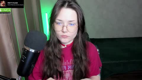 Red online show from December 2, 7:14 pm