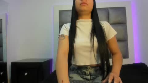hellen__smith_ online show from October 30, 12:50 pm