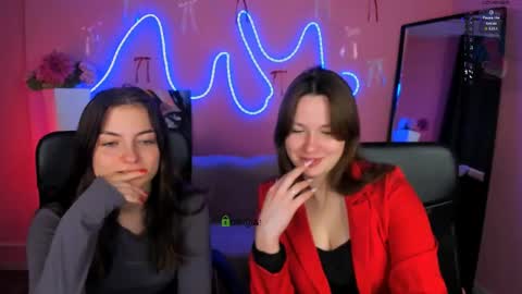 Helli online show from April 11, 8:23 pm