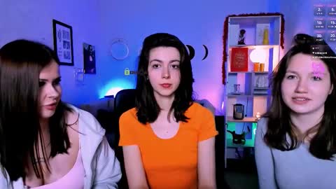 Helli online show from March 29, 8:30 pm