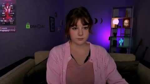 Helli online show from December 18, 8:24 pm