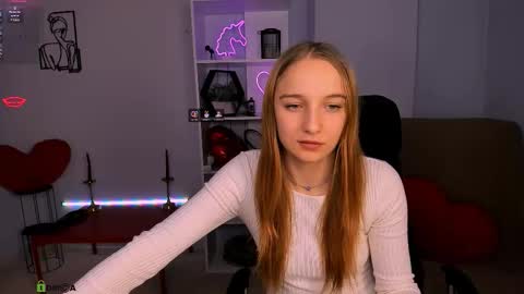 Helli online show from November 19, 9:59 pm