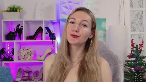 Alisia  Monday to Friday from 10 am to 4 pm GMT 2 online show from December 28, 9:09 am