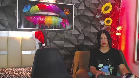 Snapshot of hera_divine chatting on December 13, 11:50 pm HERA online show from December 13, 11:50 pm