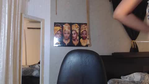 Snapshot of hera_divine chatting on September 15, 9:11 pm HERA online show from September 15, 9:11 pm