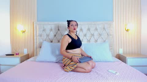 Hera  online show from September 22, 7:23 pm