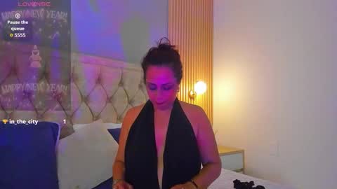 Hera  online show from October 31, 9:52 pm