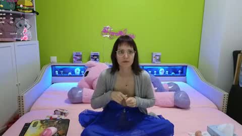 HeraLuna  online show from February 28, 9:55 pm