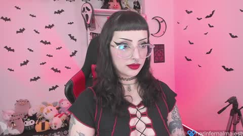 Snapshot of herinfernalmajesty chatting on December 14, 1:06 am Marie online show from December 14, 1:06 am