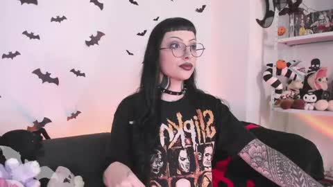  Marie  online show from April 21, 4:47 pm