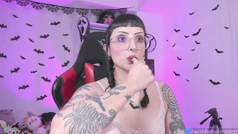 Snapshot of herinfernalmajesty chatting on January 30, 2:06 am Marie online show from January 30, 2:06 am