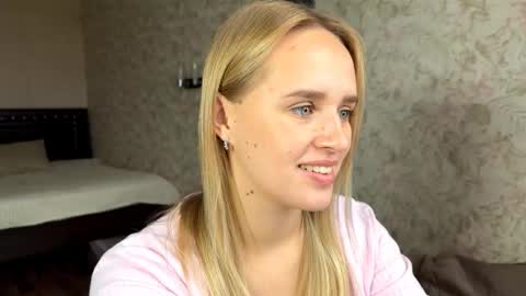 Sylvia online show from September 25, 8:24 am