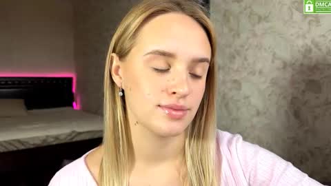 Sylvia online show from October 22, 8:19 am