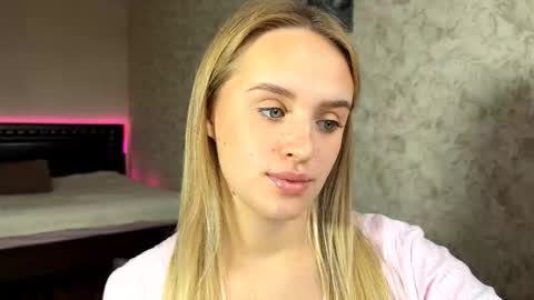 Sylvia online show from October 13, 8:39 am