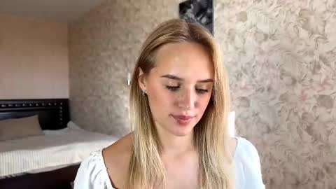 Sylvia online show from September 22, 8:02 am