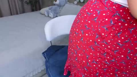 Snapshot of heroine_of_your_life chatting on October 31, 6:39 am Maryana online show from October 31, 6:39 am