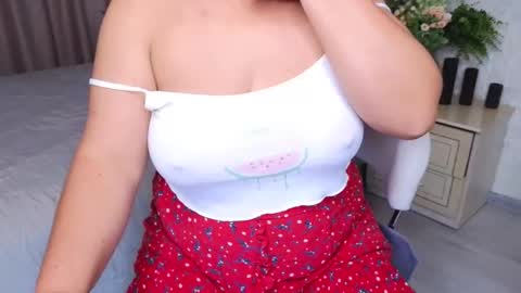 Snapshot of heroine_of_your_life chatting on October 3, 7:24 am Maryana online show from October 3, 7:24 am