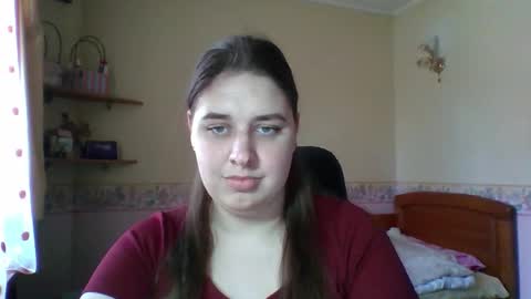 hess_luna_ online show from March 18, 10:09 am